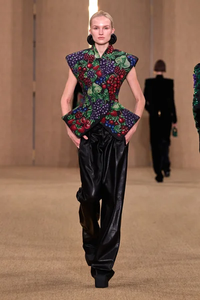 Look 53